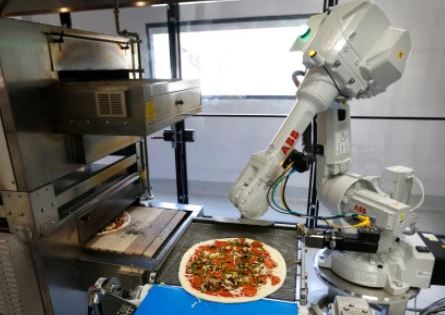 robot cocinero Bruno de Zume Pizza cocina pizzas